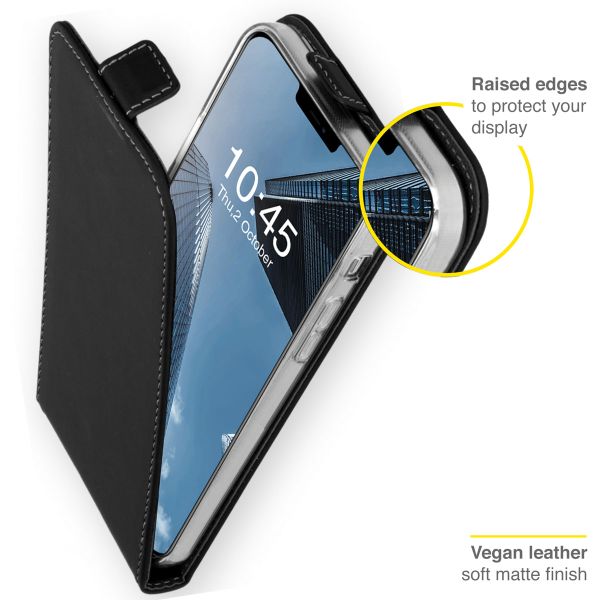Accezz Flipcase Apple iPhone 13 Pro - Zwart