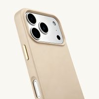 Selencia Rivièra MagSafe Backcover met afneembare haakjes Apple iPhone 17 Pro - Milky Latte