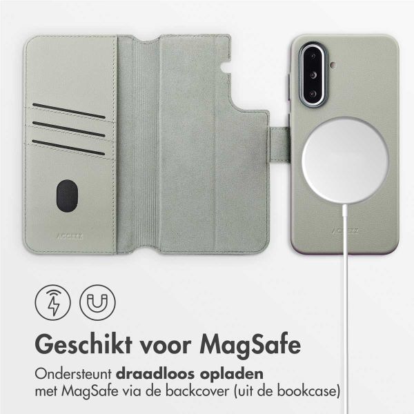 Accezz Leather Bookcase 2-in-1 met MagSafe Samsung Galaxy A36 / A56 - Light Grey