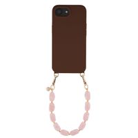 Selencia Rivièra MagSafe Backcover met afneembare haakjes voor de Apple iPhone 17e / 16e - Choco Brown + Satin Crush Polskoord - Cosmic Candy