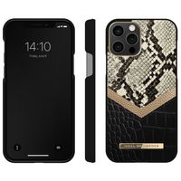 iDeal of Sweden Atelier Backcover iPhone 12 (Pro) - Midnight Python