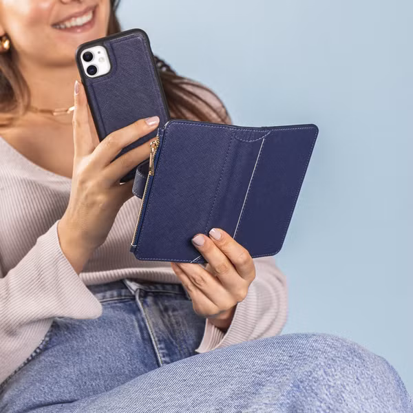 imoshion Luxe Portemonnee iPhone SE (2022 / 2020) 8 / 7 - Donkerblauw