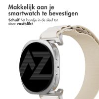 Accezz Nylon Alpine bandje Samsung Galaxy Watch 9 (40/44mm) / Watch 8 (40/44mm) / Classic (46mm) - Sterrenlicht