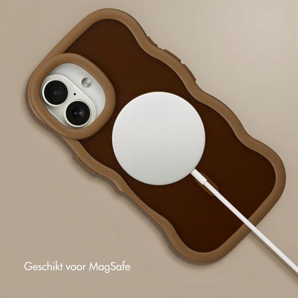 Selencia Wavy Backcover met MagSafe Apple iPhone 16 - Mocha Brown