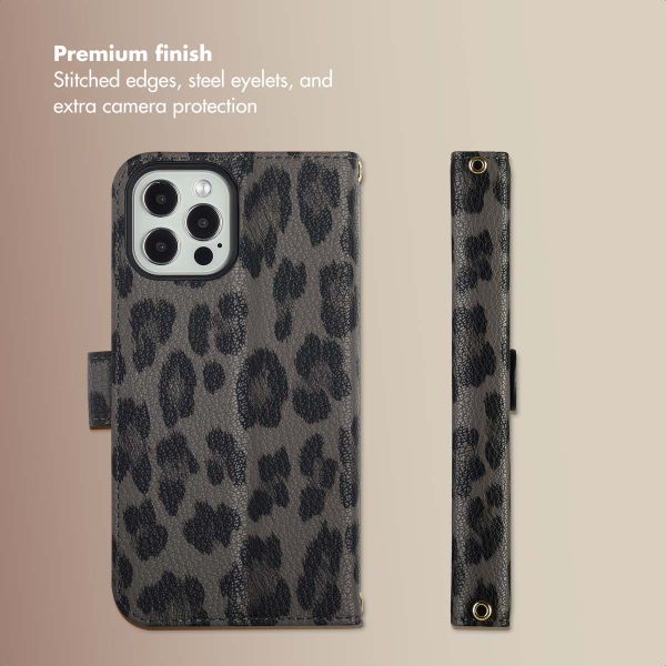 Selencia Sabi Bookcase with Leopard Print Apple iPhone 12 (Pro) - Midnight Black
