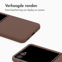 Accezz Liquid Silicone Backcover Samsung Galaxy Z Flip 8 - New Tea Brown