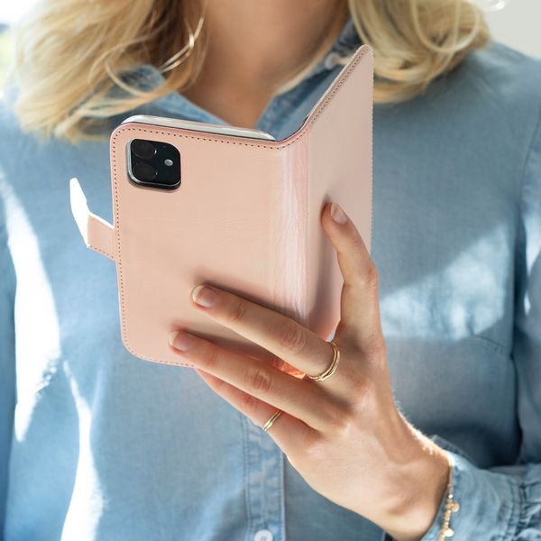 Selencia Echt Leren Bookcase Apple iPhone 12 (Pro) - Dusty Pink