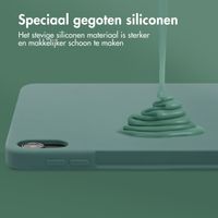 Accezz Liquid Silicone Backcover met penhouder Apple iPad Air 11 inch (2025) M3 / (2024) M2 / Air 5 (2022) / Air 4 (2020) - Donkergroen