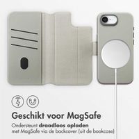 Accezz Leather Bookcase 2-in-1 met MagSafe Apple iPhone 16e - Light Grey