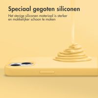 Accezz Liquid Silicone Backcover met MagSafe Apple iPhone 14 Pro Max - Geel