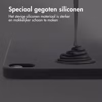 Accezz Liquid Silicone Backcover met penhouder Apple iPad Air 11 inch (2025) M3 / (2024) M2 / Air 5 (2022) / Air 4 (2020) - Zwart