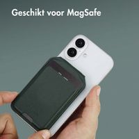 Accezz Leren Wallet met standaard - Geschikt voor MagSafe en Qi2 - Cedar Green