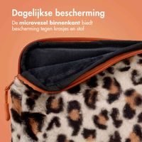 imoshion Fluffy Laptop hoes 15-16 inch - Laptopsleeve - Leopard Orange