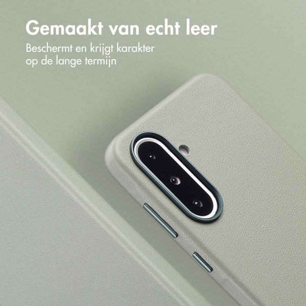 Accezz MagSafe Leather Backcover Samsung Galaxy A36 / A56 - Light Grey