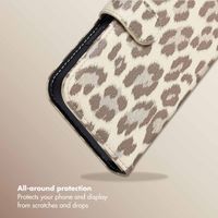 Selencia Sabi Bookcase with Leopard Print Apple iPhone 12 (Pro) - Soft Ivory