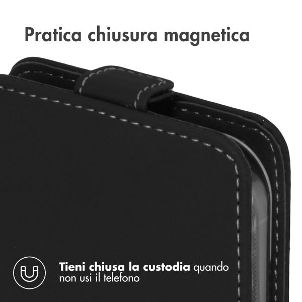 Accezz Flipcase Apple iPhone 15 - Zwart