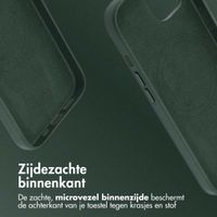 Accezz MagSafe Leather Backcover Apple iPhone 13 - Cedar Green