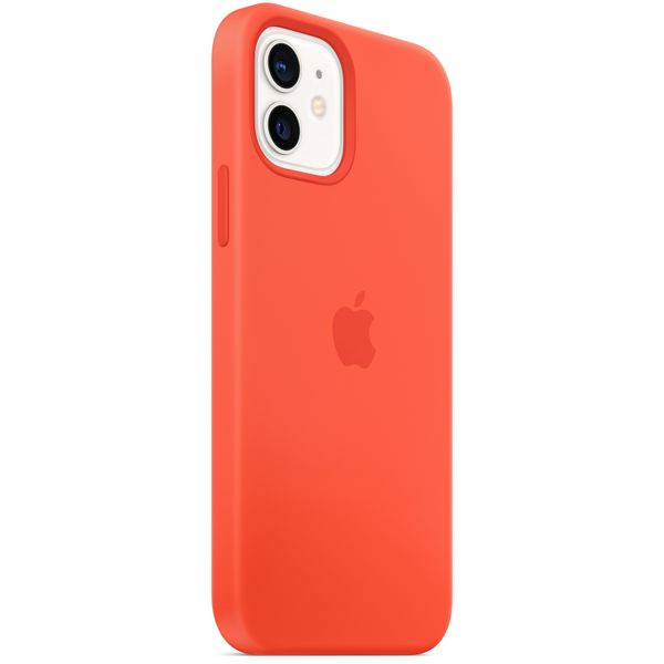 Apple Silicone Backcover MagSafe iPhone 12 (Pro) - Electric Orange