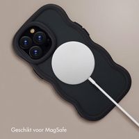 Selencia Wavy Backcover met MagSafe Apple iPhone 13 Pro - Zwart
