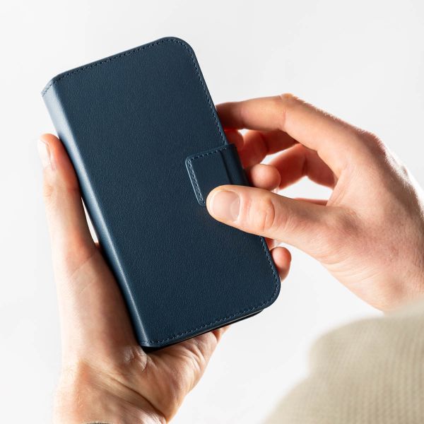 Accezz 2-in-1 Leather Bookcase with MagSafe Apple iPhone 16 Pro Max - Nightfall Blue