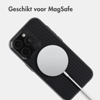 Accezz Lite Backcover met MagSafe | Fluted | Apple iPhone 15 Pro - Zwart