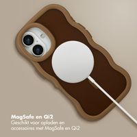 Selencia Wavy Backcover met MagSafe Apple iPhone 17 - Mocha Brown