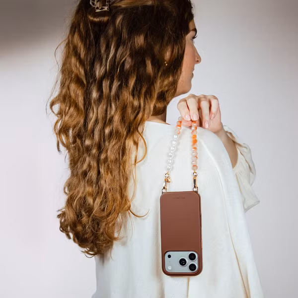 Selencia Rivièra MagSafe Backcover met afneembare haakjes iPhone 12 / 12 Pro - Choco Brown