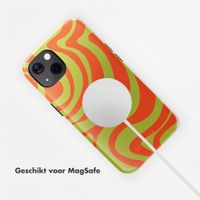 Selencia Vivid Backcover met MagSafe Apple iPhone 13 - Wavy Swirl Orange Fern