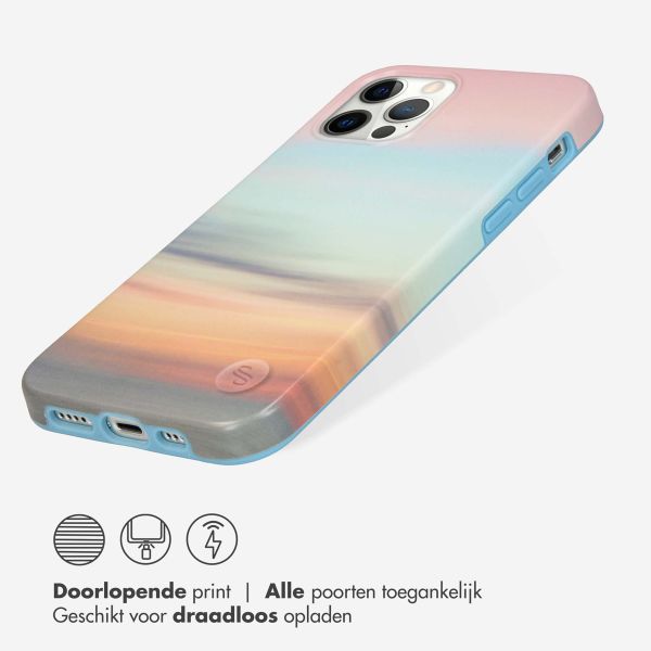 Selencia Aurora Fashion Backcover iPhone 12 (Pro) - Duurzaam hoesje - 100% gerecycled - Sky Sunset Multicolor