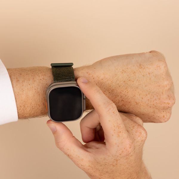 imoshion Nylon bandje Apple Watch Series 1 t/m 11 / SE / Ultra (44/45/46/49 mm) - Army Green