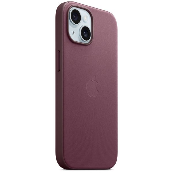 Apple FineWoven Backcover MagSafe Apple iPhone 15 - Mulberry