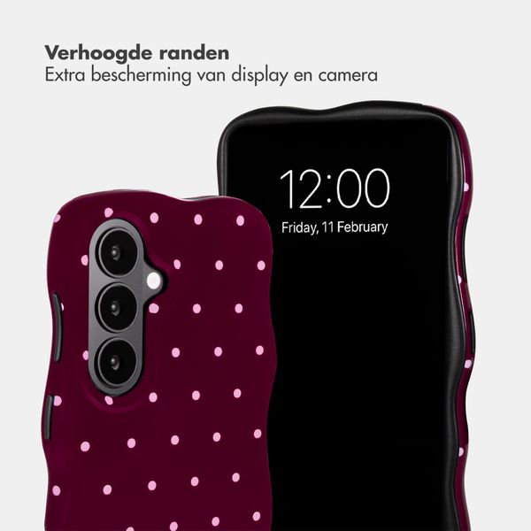 Selencia Vivid Wavy Backcover met MagSafe Samsung Galaxy S26 - Happy Dots Burgundy