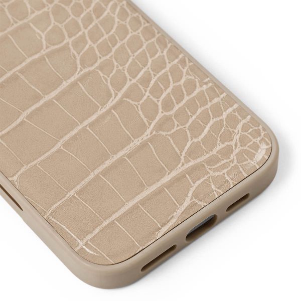 iDeal of Sweden Vegan Leather Backcover iPhone 16 Pro - Warm Beige Croco