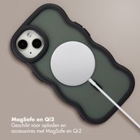 Selencia Wavy Backcover met MagSafe Apple iPhone 14 / 13 - Zwart