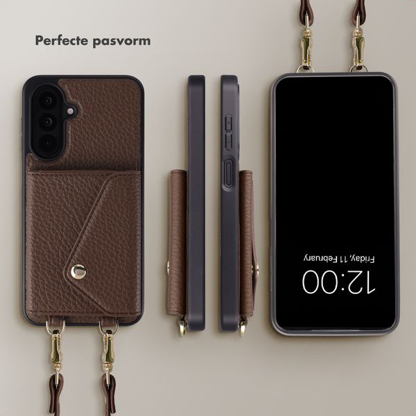 Selencia Sera Telefoonhoes met Koord en Envelop Pashouder Samsung Galaxy A18 / A17 / A26 - Chocolate Brown