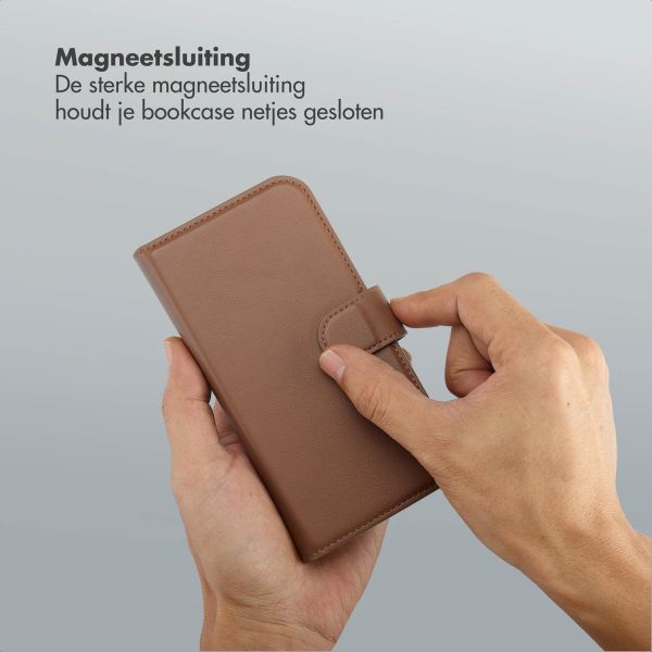 Selencia Olyn Uitneembare Bookcase met MagSafe Apple iPhone 17 - Bruin