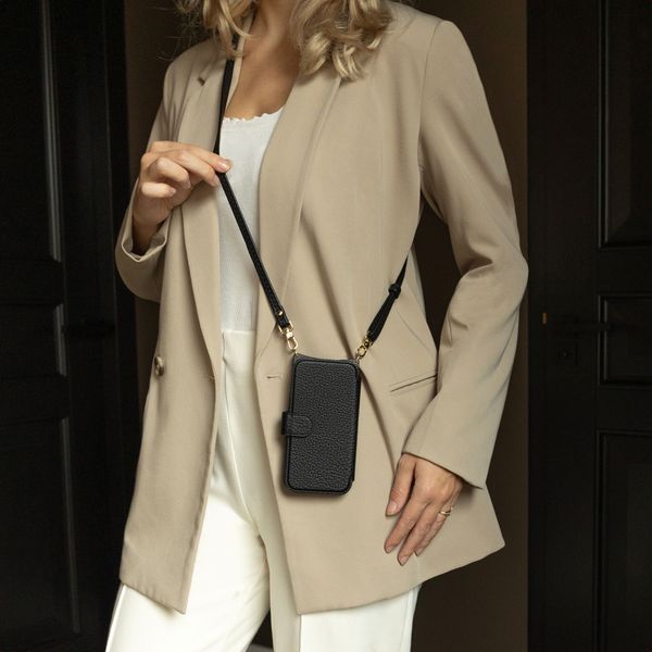 Selencia Riva Bookcase met MagSafe en Koord Apple iPhone 14 / 13 - Zwart