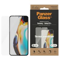 PanzerGlass Ultra-Wide Fit Anti-Bacterial Screenprotector incl. applicator Samsung Galaxy S23 Plus - Zwart