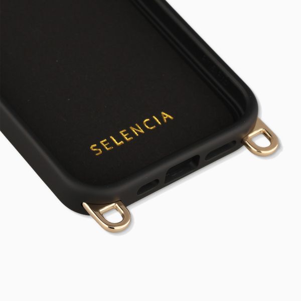 Selencia Rivièra MagSafe Backcover met afneembare haakjes voor de Apple iPhone 15 Pro - Velvet Black + Sleek Chain (130 cm) - Gold