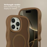 Selencia Wavy Backcover met MagSafe Apple iPhone 16 Pro Max - Mocha Brown