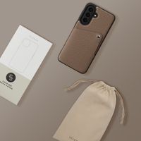 Selencia Riva Backcover met Pashouder Samsung Galaxy A57 (5G) - Mocha Brown