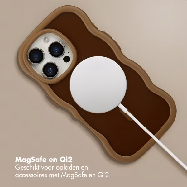 Selencia Wavy Backcover met MagSafe Apple iPhone 16 Pro - Mocha Brown