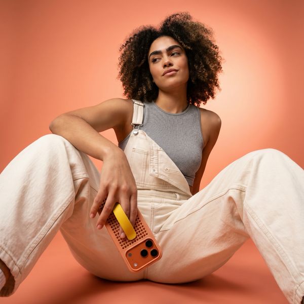 Callbuddy Hoesje met Strap Apple iPhone 17 Pro - Coral Pop