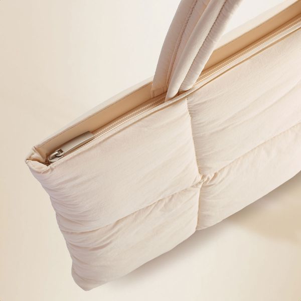 Selencia Vaya Puffy Laptoptas 16 inch - Soft Ivory