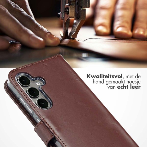 Selencia Echt Leren Bookcase Samsung Galaxy S25 - Donkerbruin