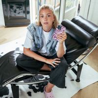 Pr3424_wavy_swirl_pink_plum_schuinaanzicht_nl_NL_2