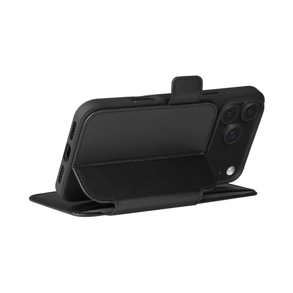 dbramante1928 Copenhagen Bookcase Apple iPhone 17 Pro Max - Zwart