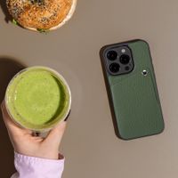 Selencia Riva Backcover met Pashouder Apple iPhone 15 Pro - Sage Green