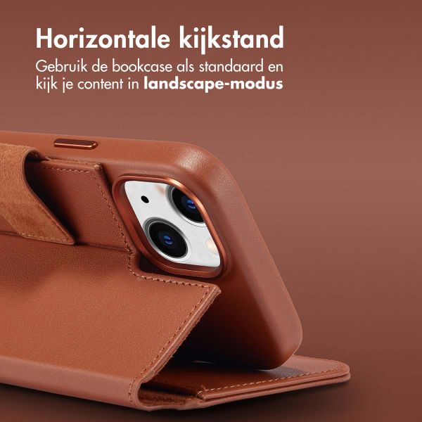 Accezz Leather Bookcase 2-in-1 met MagSafe Apple iPhone 15 - Sienna Brown