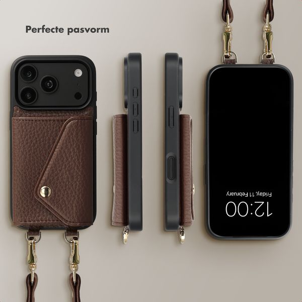 Selencia Sera Telefoonhoes met Koord en Envelop Pashouder Apple iPhone 18 Pro / 17 Pro - Chocolate Brown